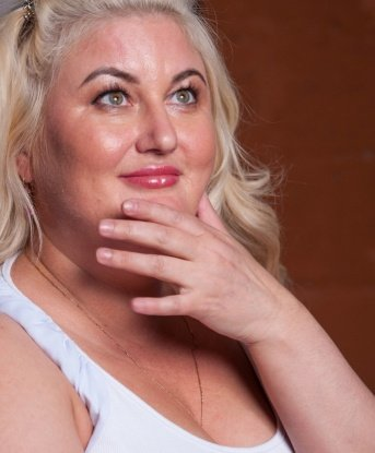 Я нежная, красивая и опытная девушка, которая знает, как доставить истинное удовольствие.
🔥 Живу в Москве и готова подарить вам незабываемые моменты радости и наслаждения. Мои услуги включают классический секс, оральный секс, массаж и многое другое. Уверена, что вы останетесь довольны моими навыками и талантами.
💯 У меня свои фотографии, которые безусловно вас заведут и оставят приятные впечатления. Со мной вы сможете осуществить свои самые заветные фантазии и насладиться каждой минутой нашего времени вместе.
🌹 Я обещаю вам полную конфиденциальность, комфорт и безопасность. Множество довольных клиентов подтверждают мою профессиональность и индивидуальный подход. Сделайте шаг к незабываемым эмоциям и свяжитесь со мной, чтобы воплотить ваши самые сокровенные желания в реальность. Жду вас! 💌 2777, 43 года