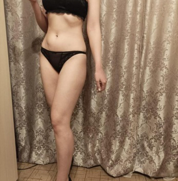 Сексуальная и игривая кошечка рада пригласить тебя на встречу, которую ты никогда не забудешь. Будь готов к приятной неожиданности и незабываемым моментам удовольствия! 9444, 23 года